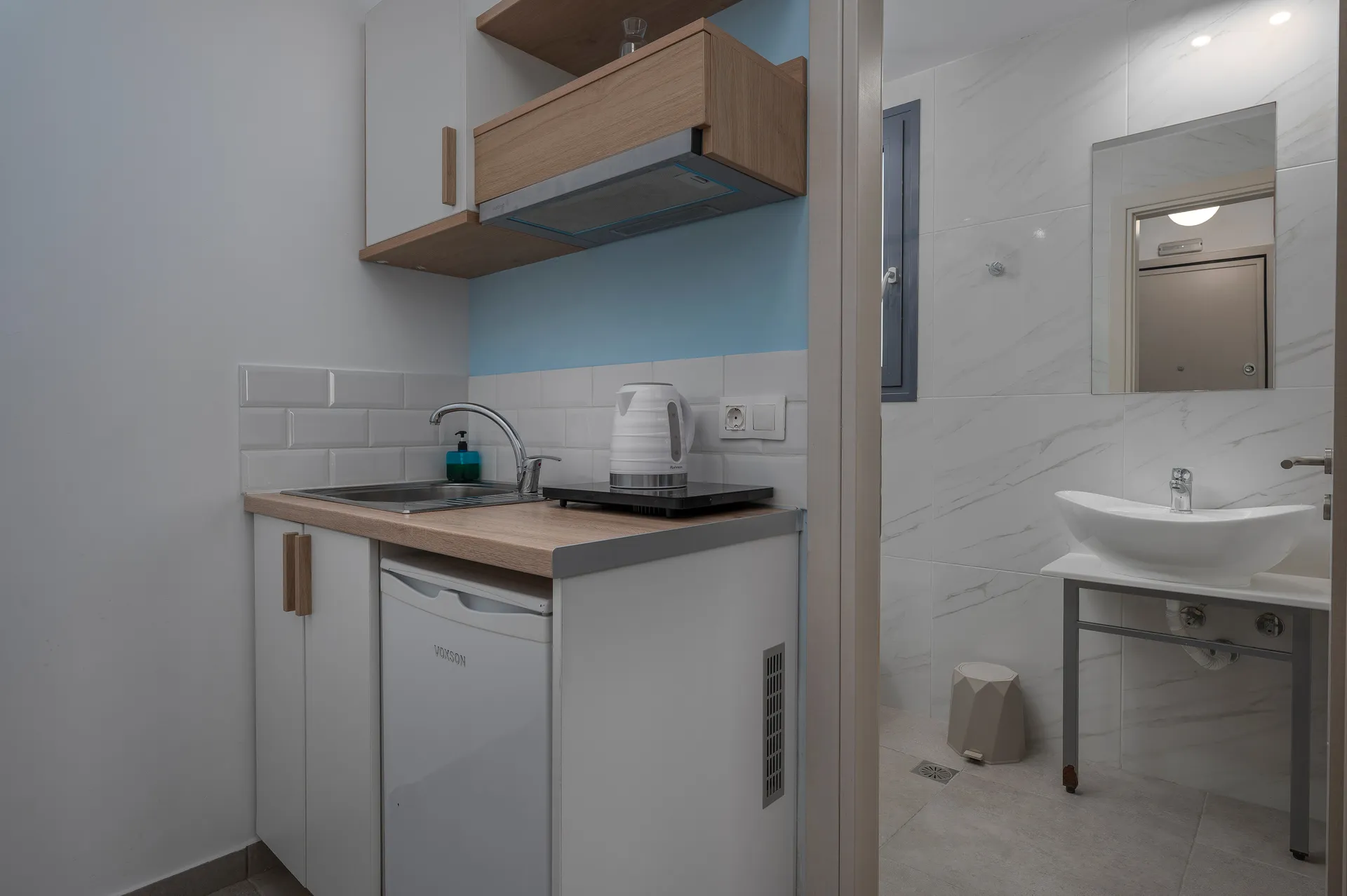 Tiara Holidays - Cavo Blue Coastal Living - Duplex Suite - kitchen